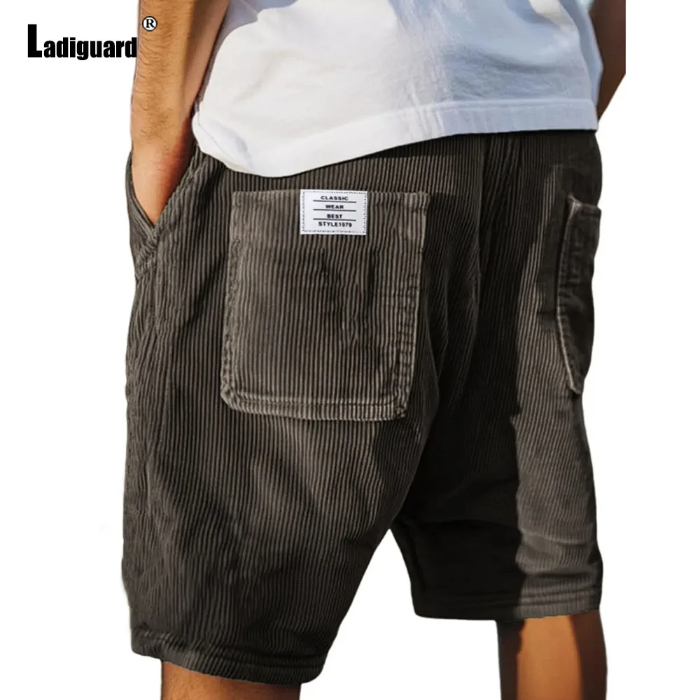Plus Size 5xl Mens Vintage Stand Pocket Corduroy Shorts 2025 American and European Style Casual Beach Shorts Knee-Length Bottoms