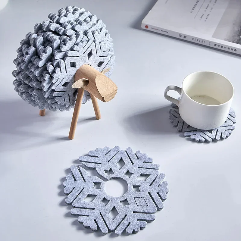 Christmas Table Decor: Absorbent Elk Felt Coasters, Drink Cup Mat for Winter Holiday Party & Home Gift