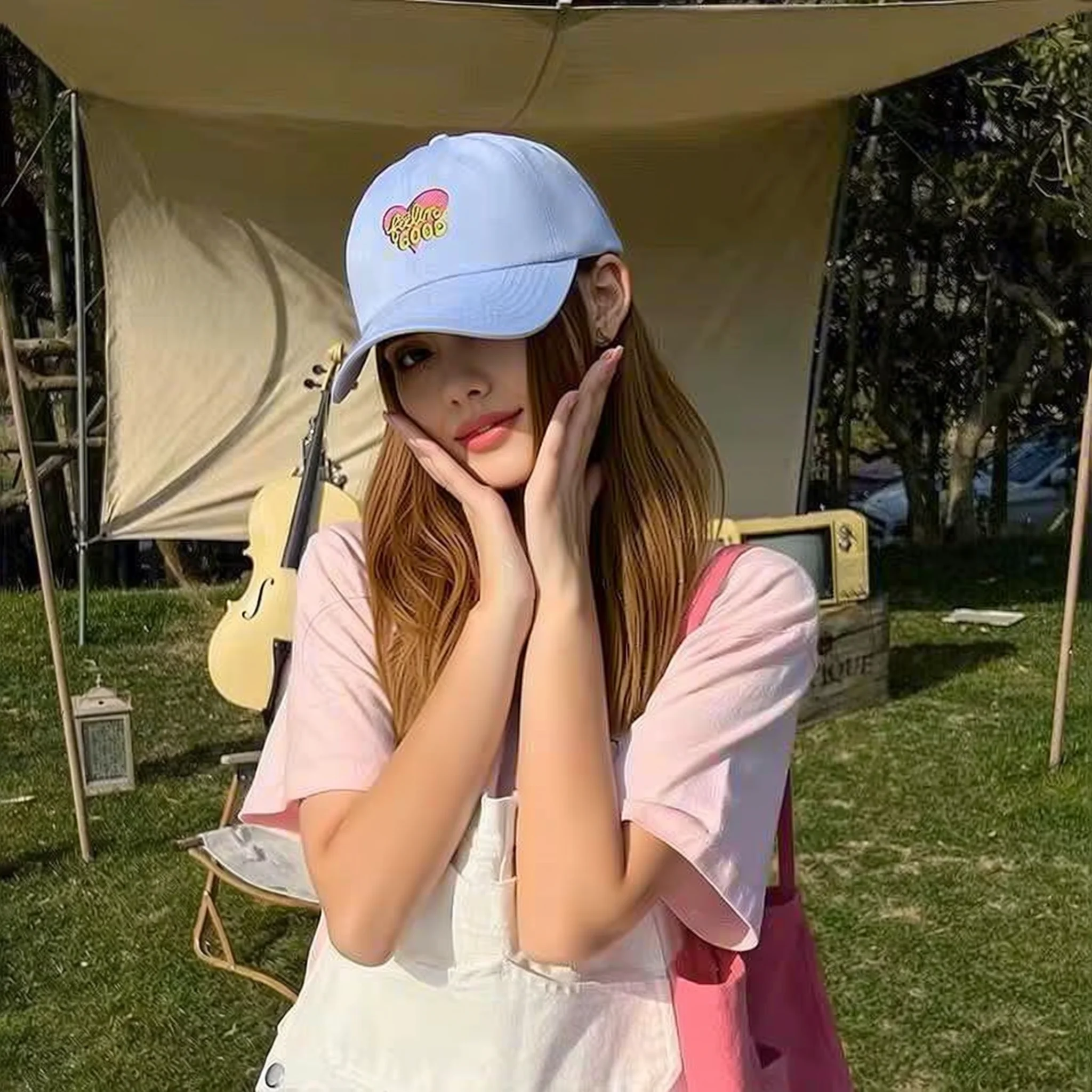 Women's artistic heart-embroidered baseball cap, Korean style, large head circumference, versatile and fashionable, retro style.