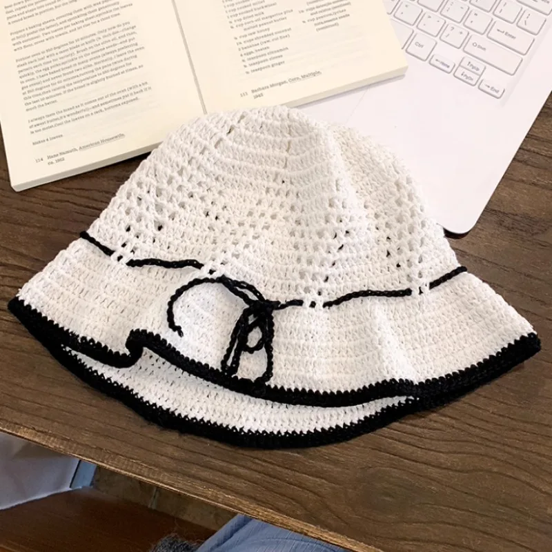 หมวกบักเก็ตไหมพรมสายรัดโบว์หวานๆ สำหรับผู้หญิง โชว์ใบหน้าดูเล็ก น่ารัก เหมาะสำหรับเดินทางในฤดูใบไม้ผลิและฤดูใบไม้ร่วง สไตล์ลำลองอเนกประสงค์ เรียบง่าย หมวกผู้ชาย