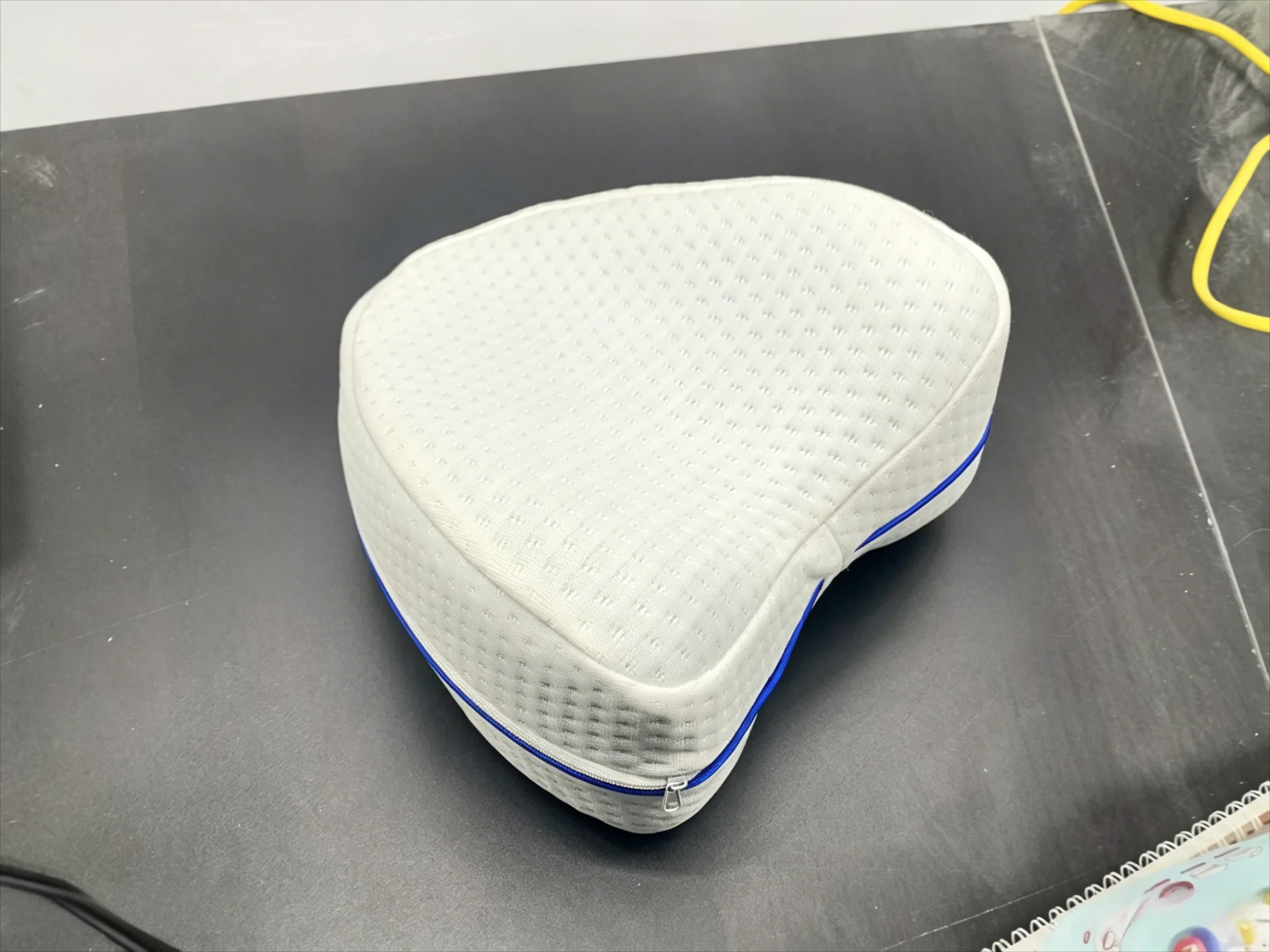 다리 베개 하트 모양 메모리폼 다리 베개 느린 반동 다리 보호대 무릎 베개 임산부에게 적합 썸네일 4