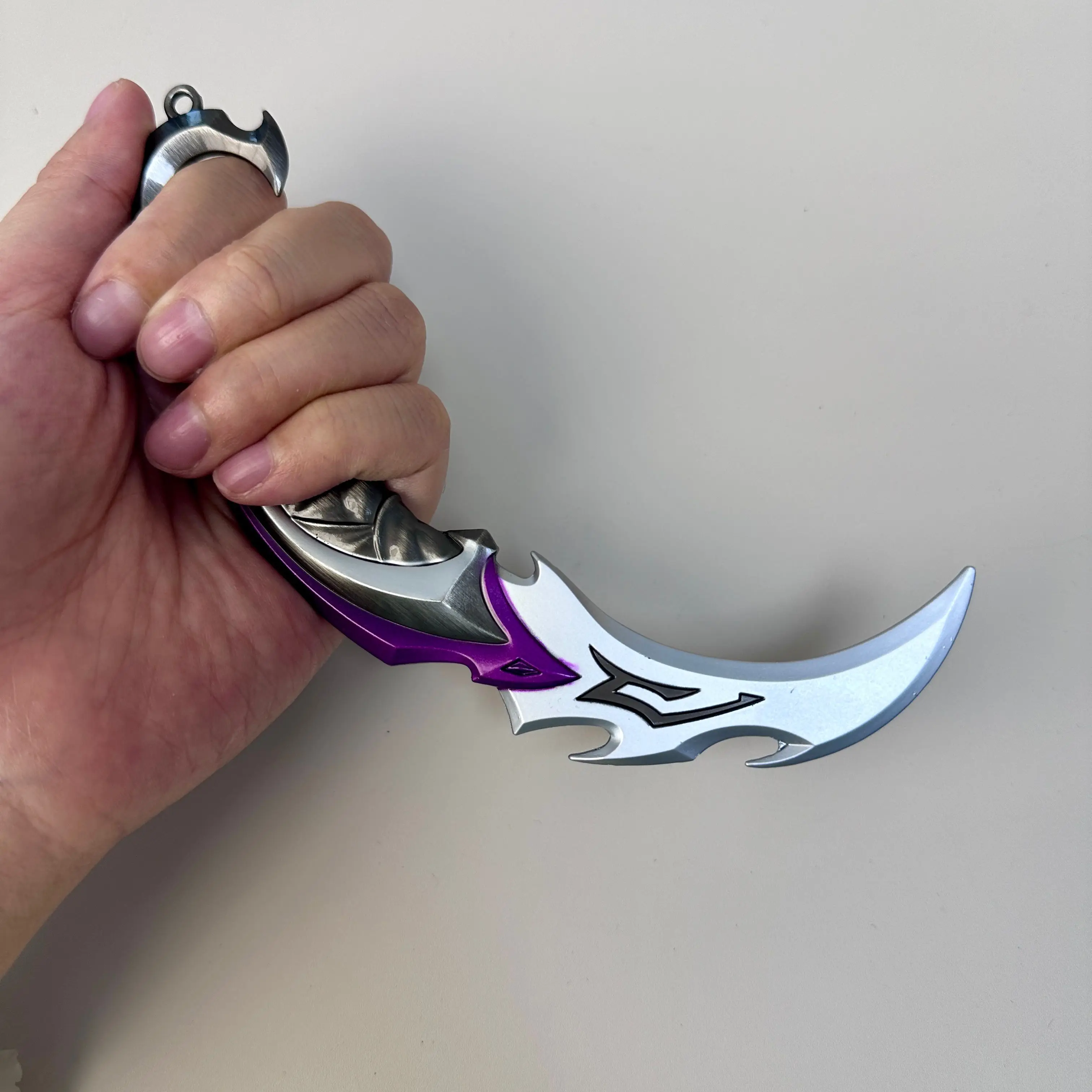 6.29 inch Valorant Karambit Klassieke Stijl Melee Wapen Metalen Model Game Perifere Tranning Mes Speelgoed Collectible Decoratie Thuis