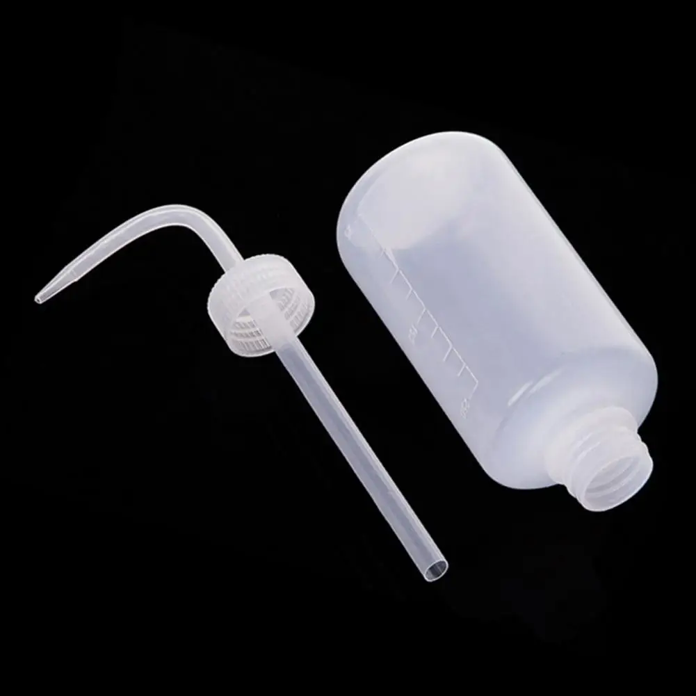 250/500ml Sprinkling Can Curved Spout Plastic Watering Can Squirt Squeeze Spray Bottle for Home Office Watering Bottle