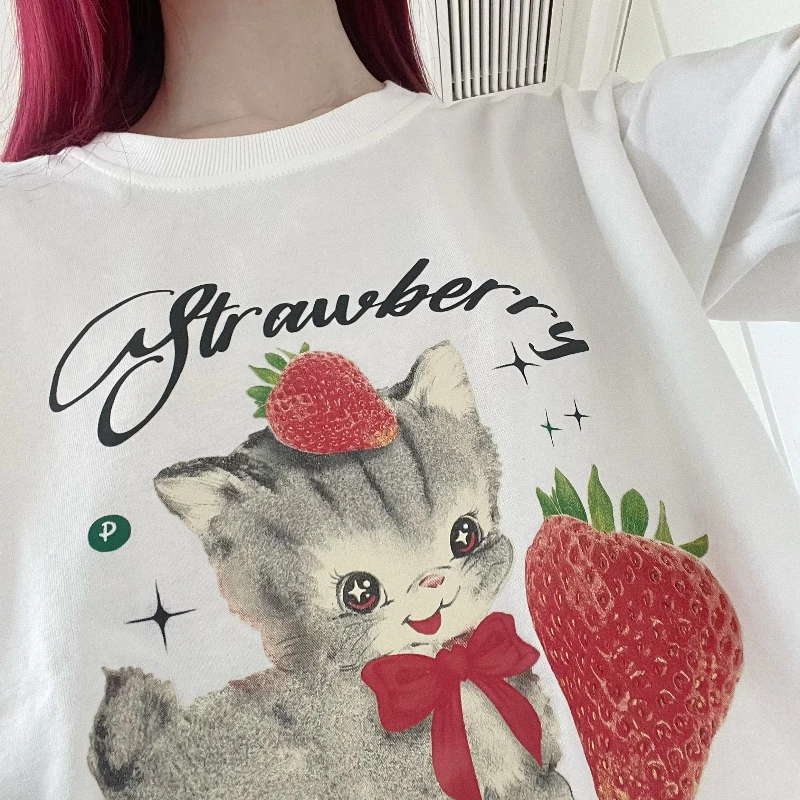 Summer Strawberry Cat Anime T Shirt Women 2023 Kawaii Graphic Tees Female Cotton Soft Tops Harajuku Y2k Clothes Black White