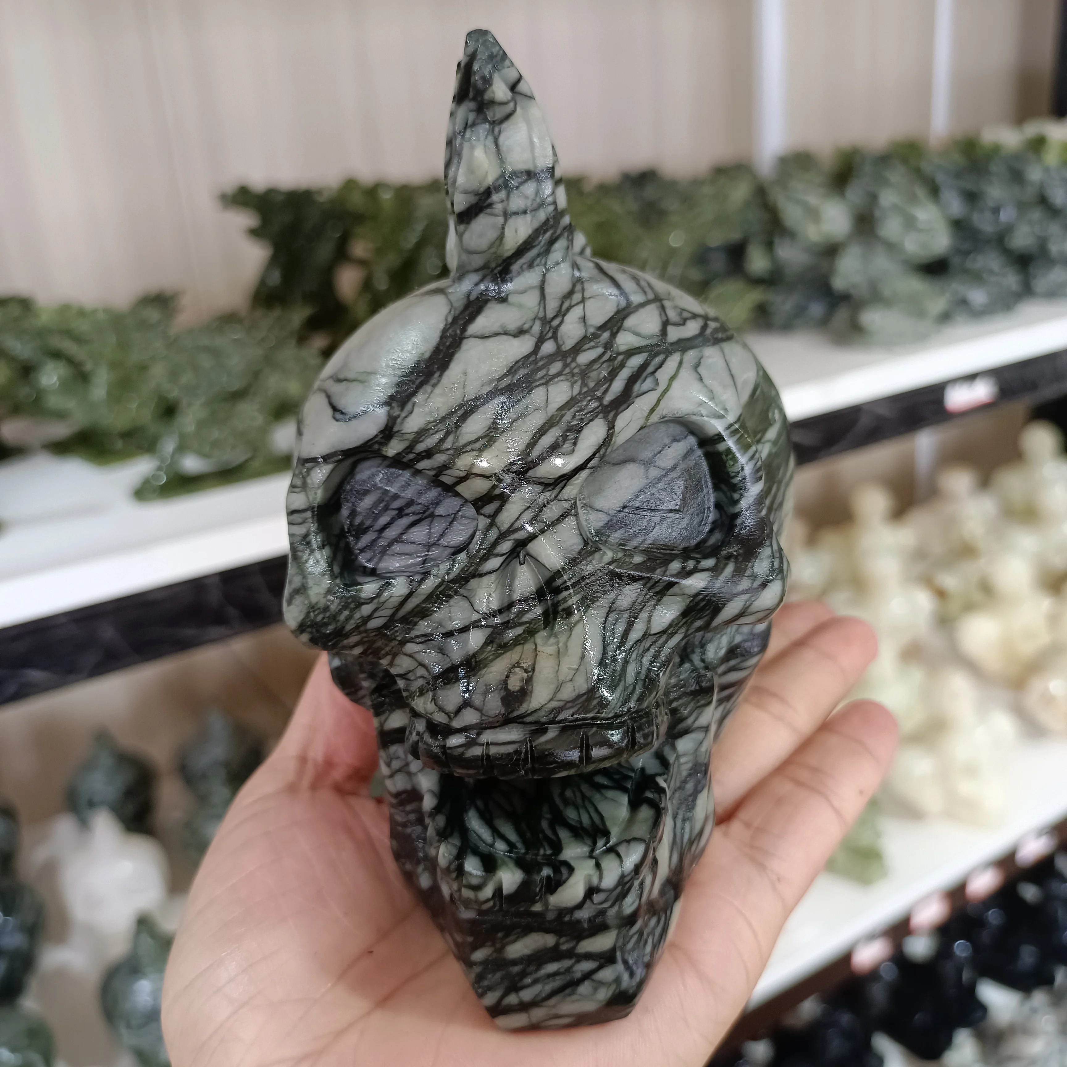 Magical Natural Tree Jade Carving Skull Quartz Crystal Mineral Specimen Reiki Healing Home Office Degaussed Decorative Gem