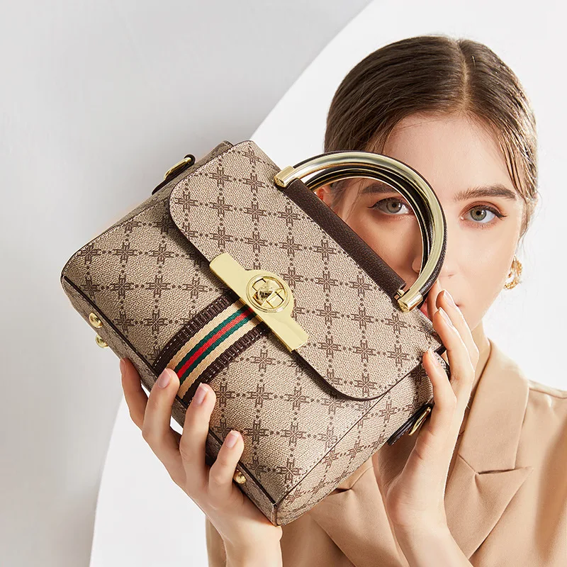 

Роскошные элегантные сумки для подгузников: Женская дизайнерская кожаная сумка через плечо, простая винтажная модная вместительная сумка-тоут.