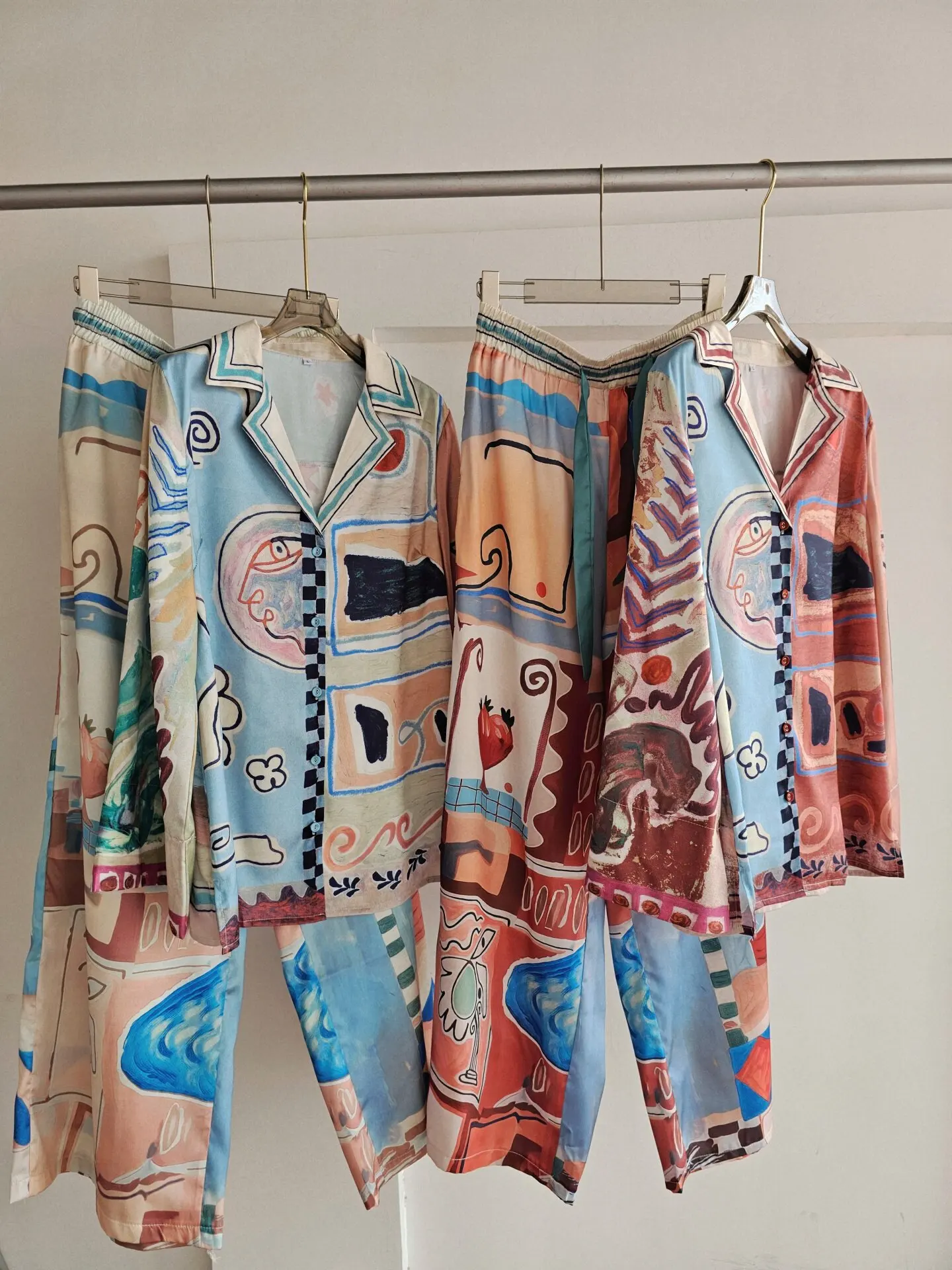 

Clothland Women Elegant Print Blouse Pants Suit Long Sleeve Loose Shirt Wide Leg Trousers Female Chic Two Piece Set TA757