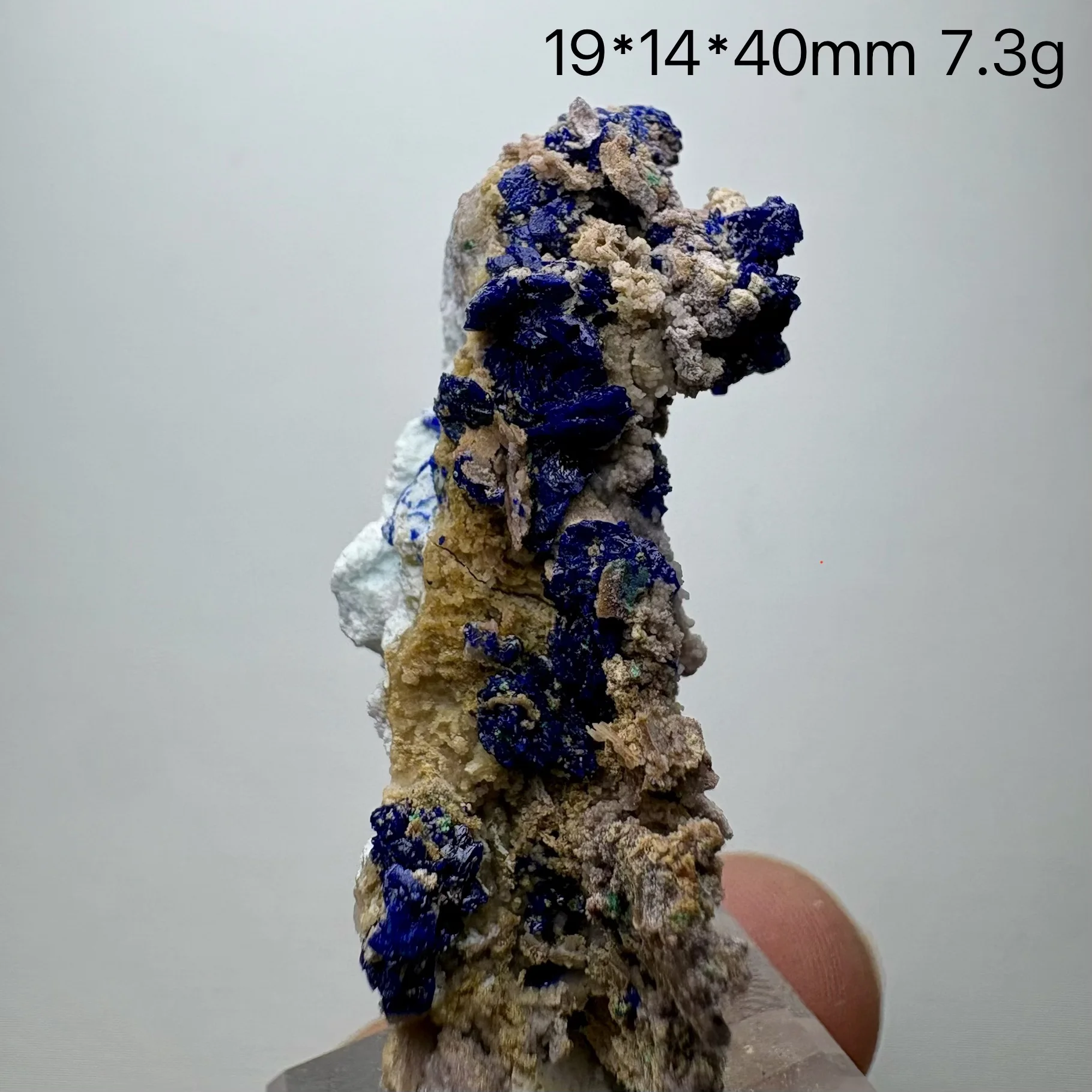 Natural material azurite, crystal mineral specimen, mineral collection item, fluorite, crystal cluster, quartz cluster, raw ston