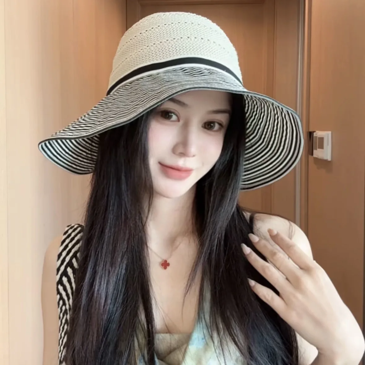 

​​2025 Summer Women's Fashion Sun Hat - Oversized Brim Bow Striped Empty Top Design, Breathable Outdoor Sunshade Beach Hat​​