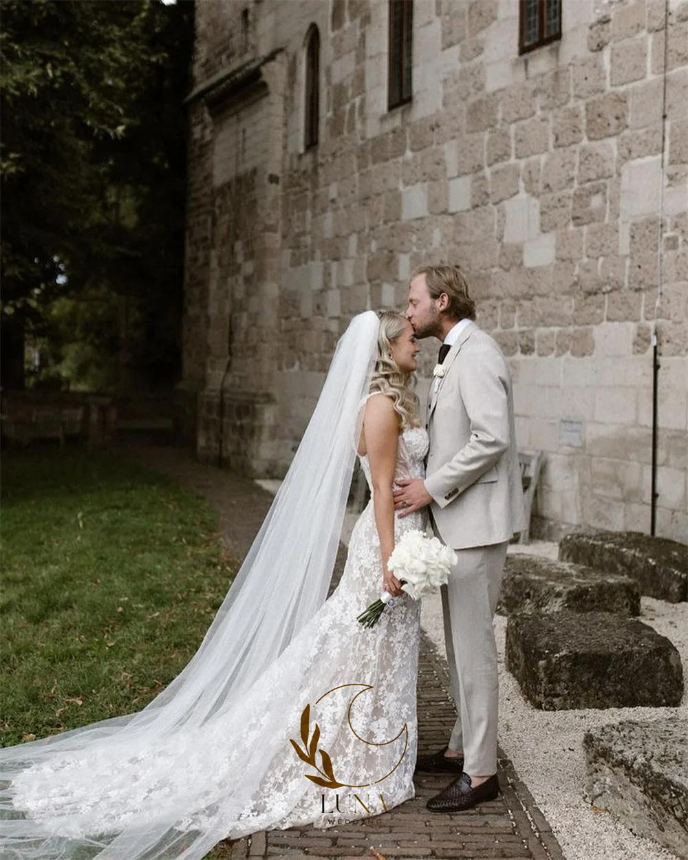 Luna Luxury Mermaid Sweetheart Lace Wedding Dresses with Train Wedding Dresses For Bride Customized Pastrol Bridal Gown
