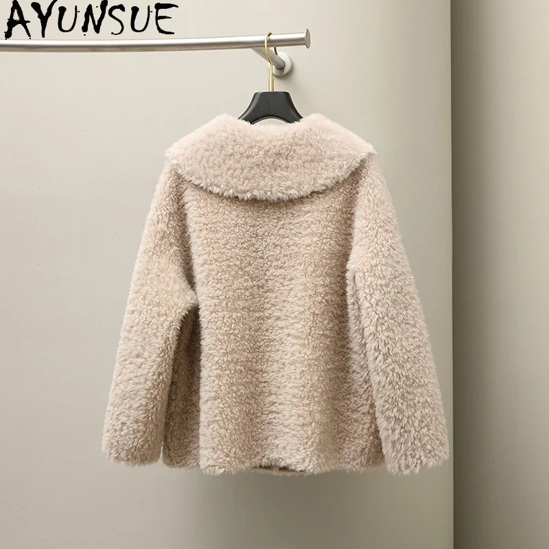 เสื้อโค้ทขนแกะแท้ 100% ยี่ห้อ AYUNSUE สำหรับผู้หญิง คอลเลคชั่นฤดูหนาว 2025 เสื้อโค้ทขนแกะแท้แบบผสมขนสัตว์เทียม