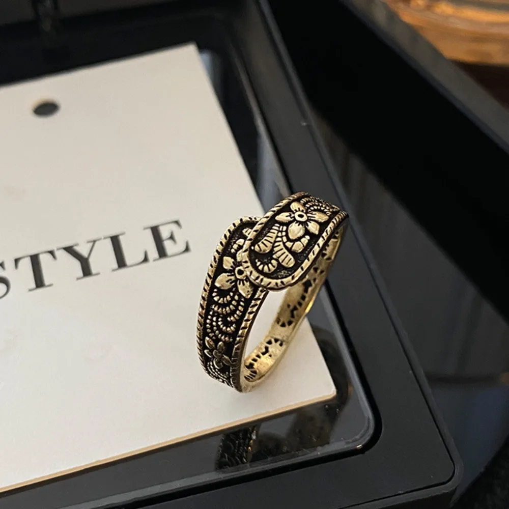 Cool Vintage Floral Embossed Ring Delicate Exquisite Metal Flower Ring Spicy Elegant Retro Flower Ring Women