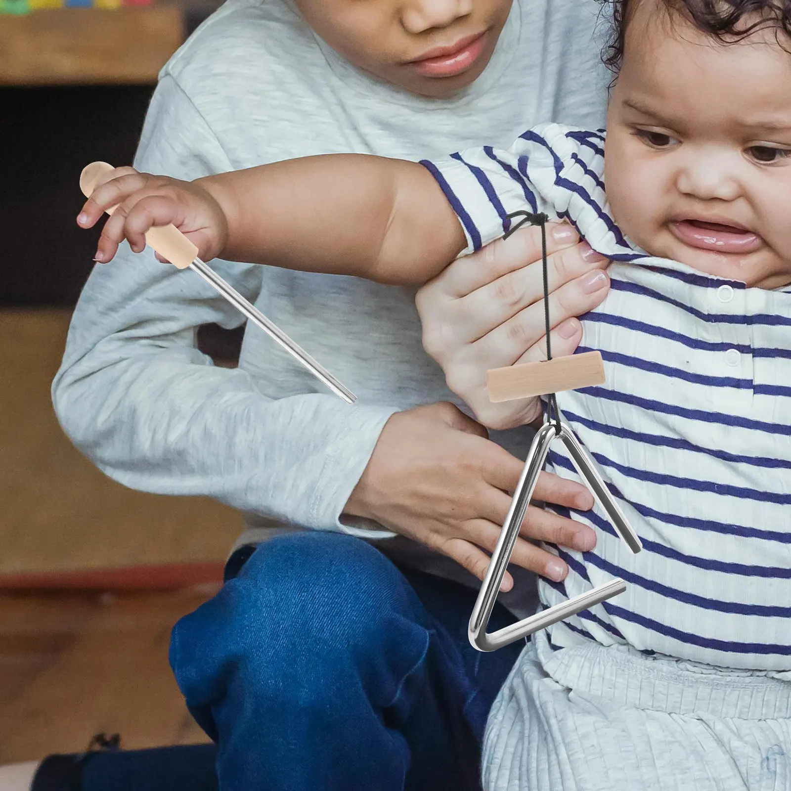 Conjunto de Instrumentos de Percussão Triangulares para Educação Musical e Desenvolvimento Musical