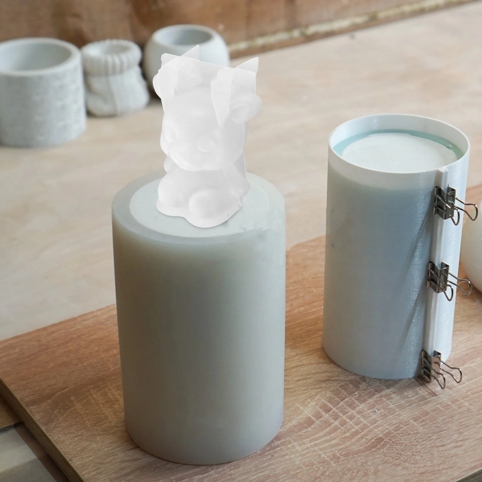 

Premium 3D Fawn Shaped Silicone Mold for Epoxy Art DIY Projects Chocolate Making Desktop Decoration Non Stick Surface