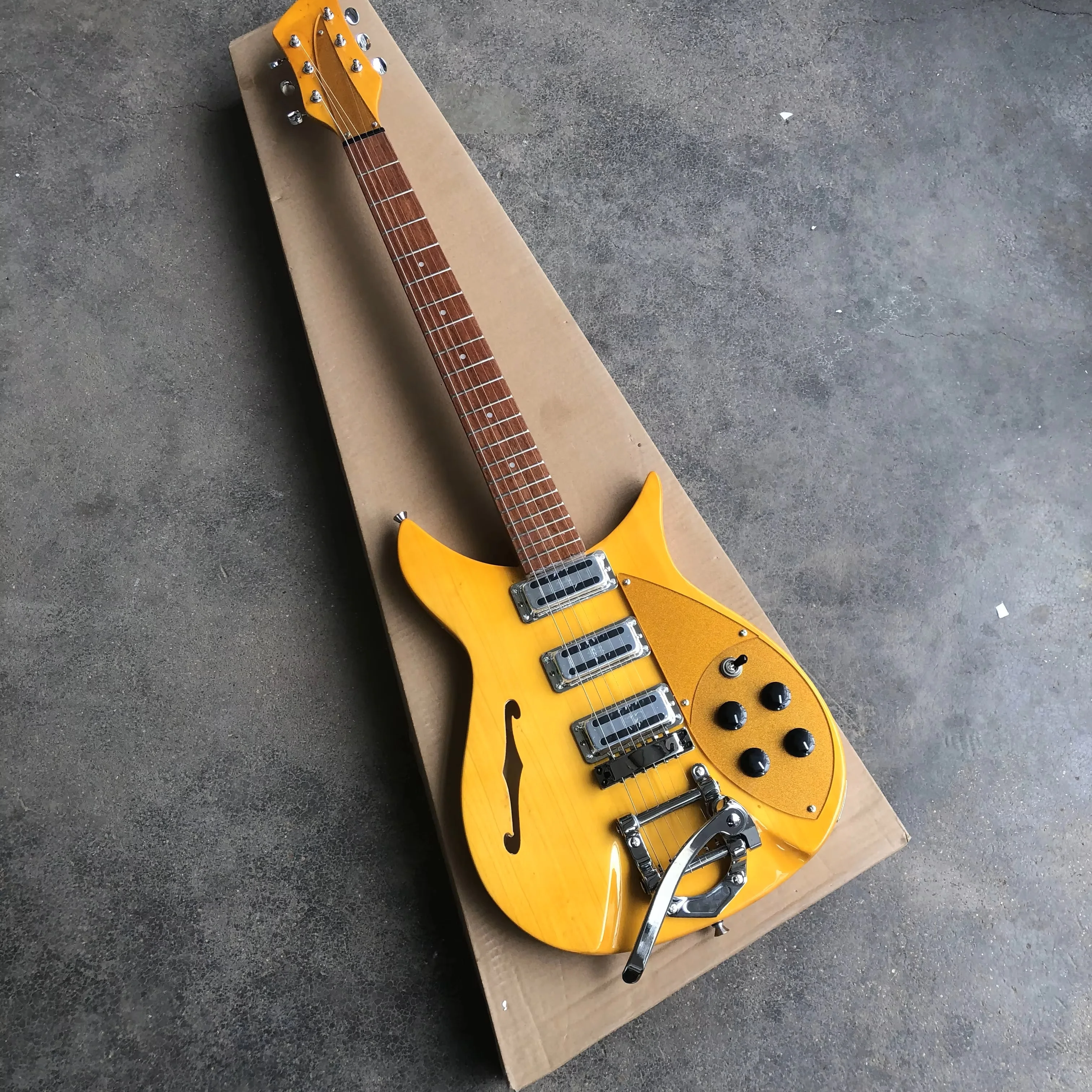 New product: 325 yellow, semi hollow electric guitar, wholesale and retail.