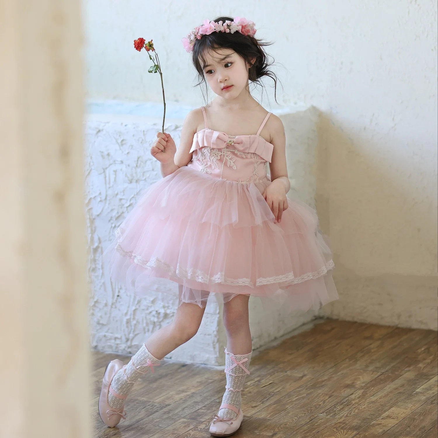 

Girls Pink Lace Suspender Gauze Dress Dress 2025 Summer New Girls Sweet Princess Dress June 1 Performance