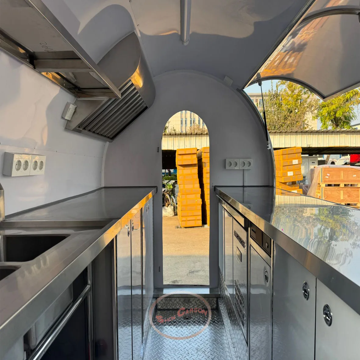 Retro Multifunctional Hotdog Mobile Dining Truck Food Trailer Commercial Snack Stand for Restaurants And Lemonade Bars