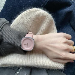 Relógio quadrado simples de couro feminino, relógio de quartzo feminino, presente elegante, moda feminina, mostrador grande, 2024