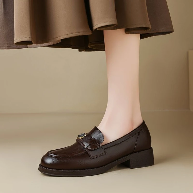Elegant Slip-On Shoes for Women with Rose Buckle Design Vintage British Fashion Comfortable All Year Round