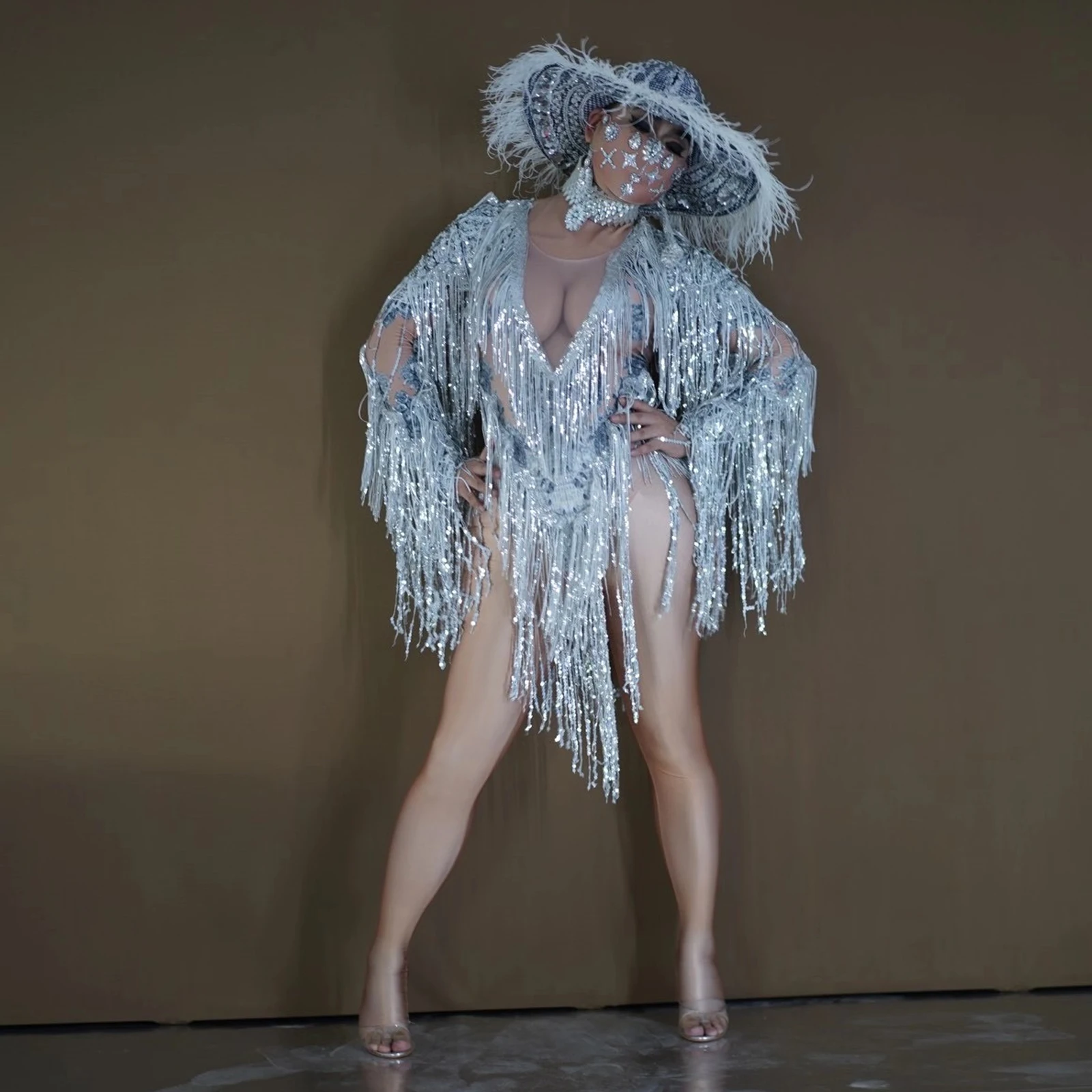 Shiny Sequinsพู่One Pieceหมวกเครื่องแต่งกายประสิทธิภาพสตรีOne Pieceเครื่องแต่งกายเต้นรํานักร้องStage Partyเสื้อผ้ากระชับ