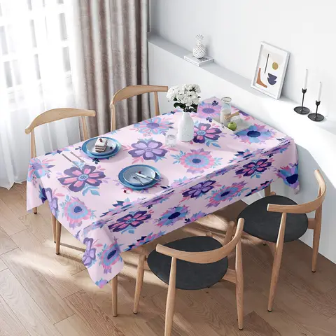 다이닝 룸 장식에 완벽한 부드러운 파스텔 색상의 현대적인 꽃무늬 식탁보