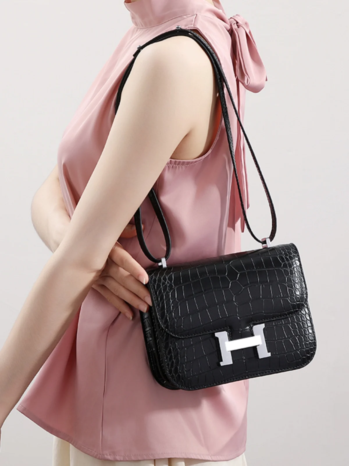 

New Faionable Crossbody Bag High Value Ladies Outing Single oulder Slant Bag Sli Tofu Bag Luxury Crocodile Pattern