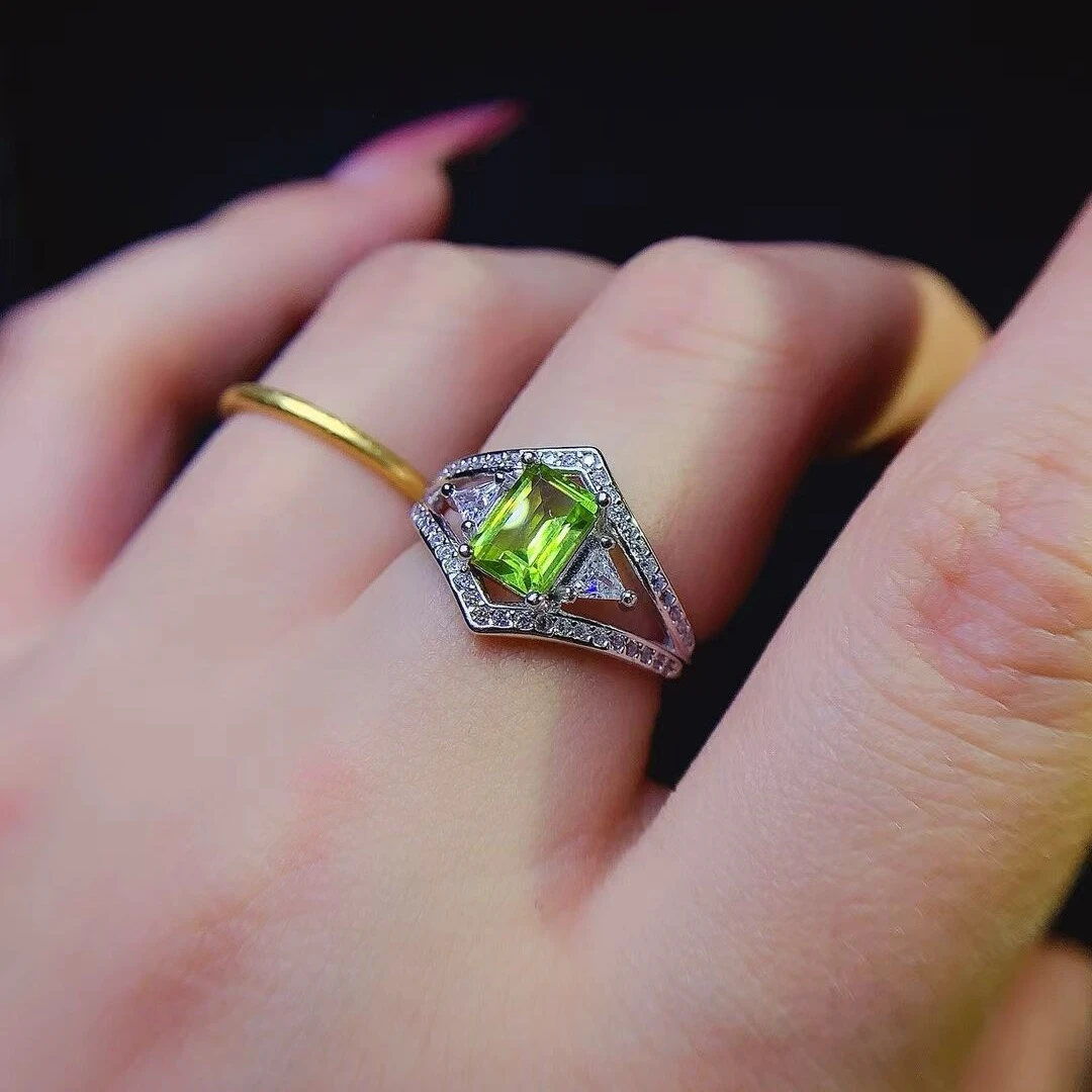 KJJEAXCMY Fine Jewelry Natural Peridot Women's Ring S925 Silver Electroplating Process Inlaid High Clarity Support Testing