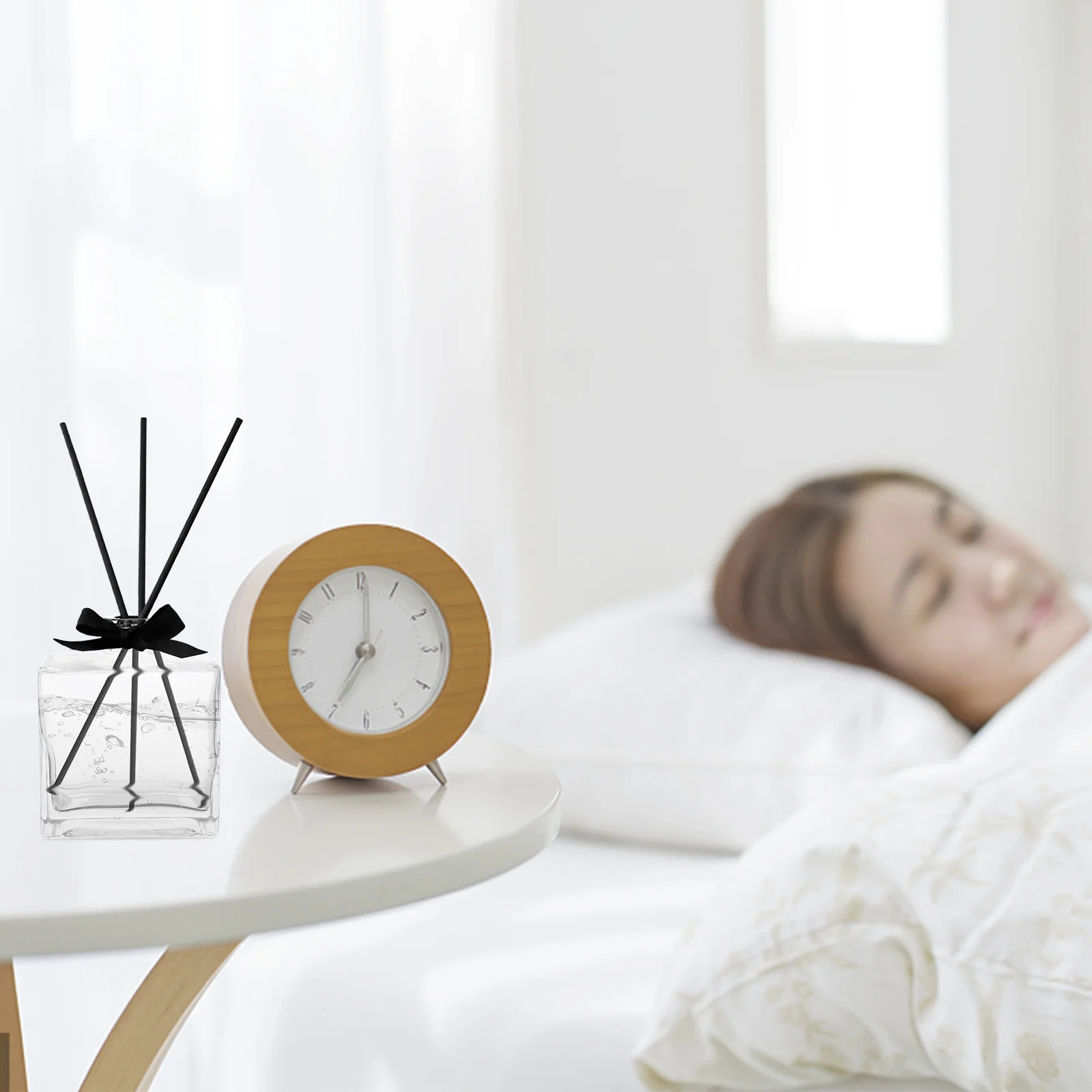 

Refillable Glass Diffuser Bottle Square Flat Aromatherapy Container Fragrance Release Jar Decorative Glass Vase