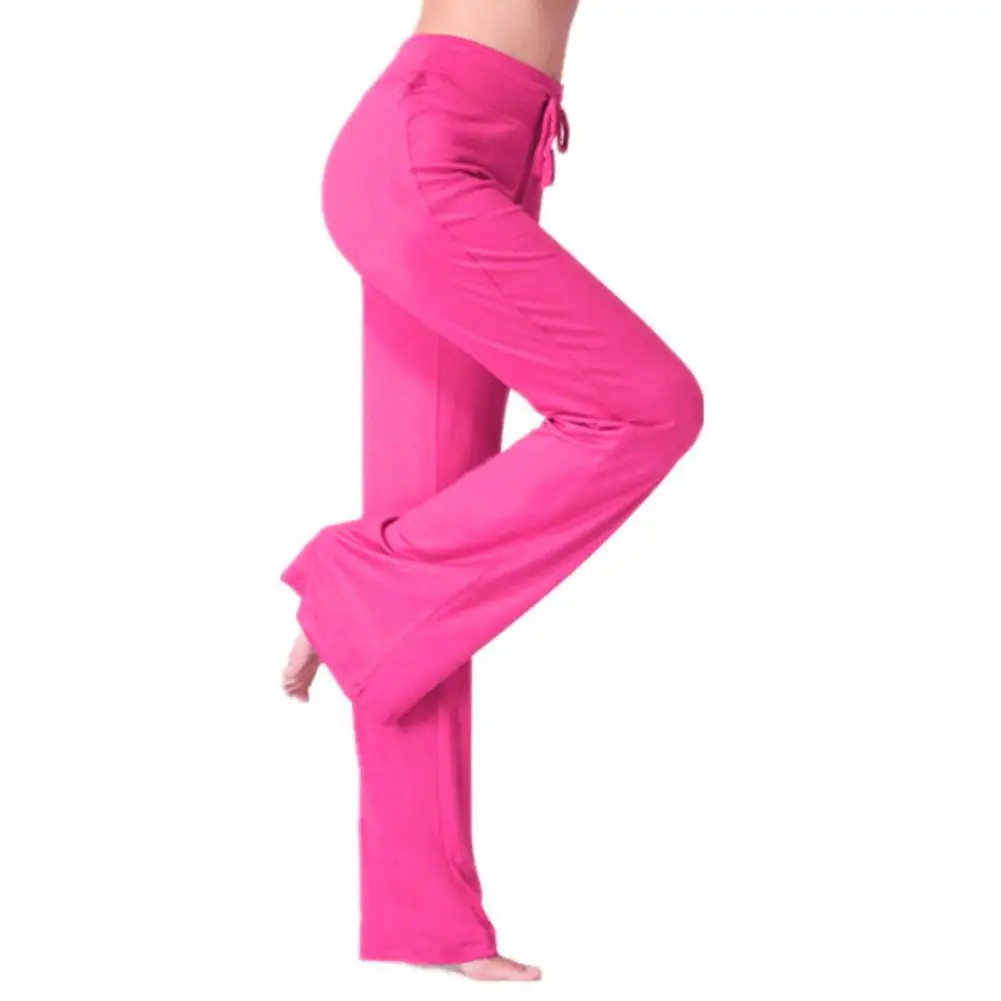 Однотонные брюки. Стильные женские расклешенные брюки с карманами. Удобные повседневные брюки с регулируемым шнурком и эластичной резинкой на талии.