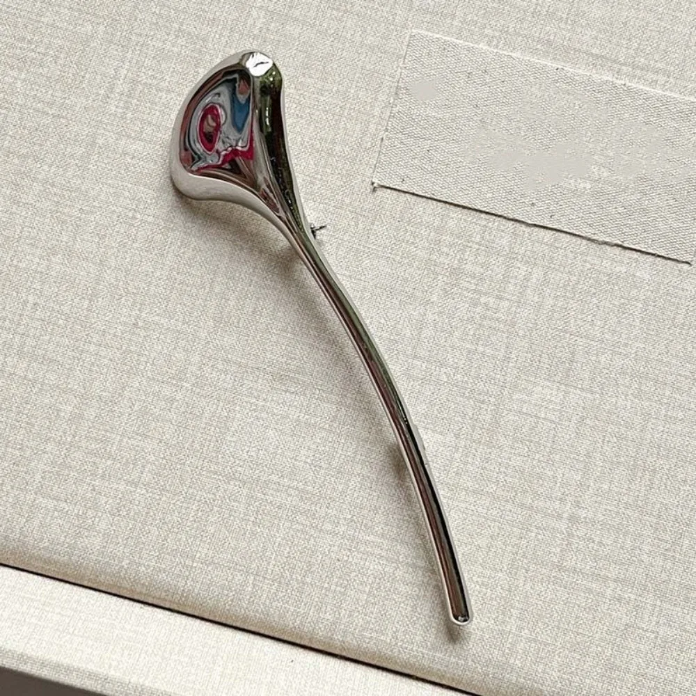 الصدار زخرفة الجنكة ليف بروش النمط الفرنسي أنيقة طويلة ورقة دبوس فاخر الذهب معدن لامع بروش المرأة