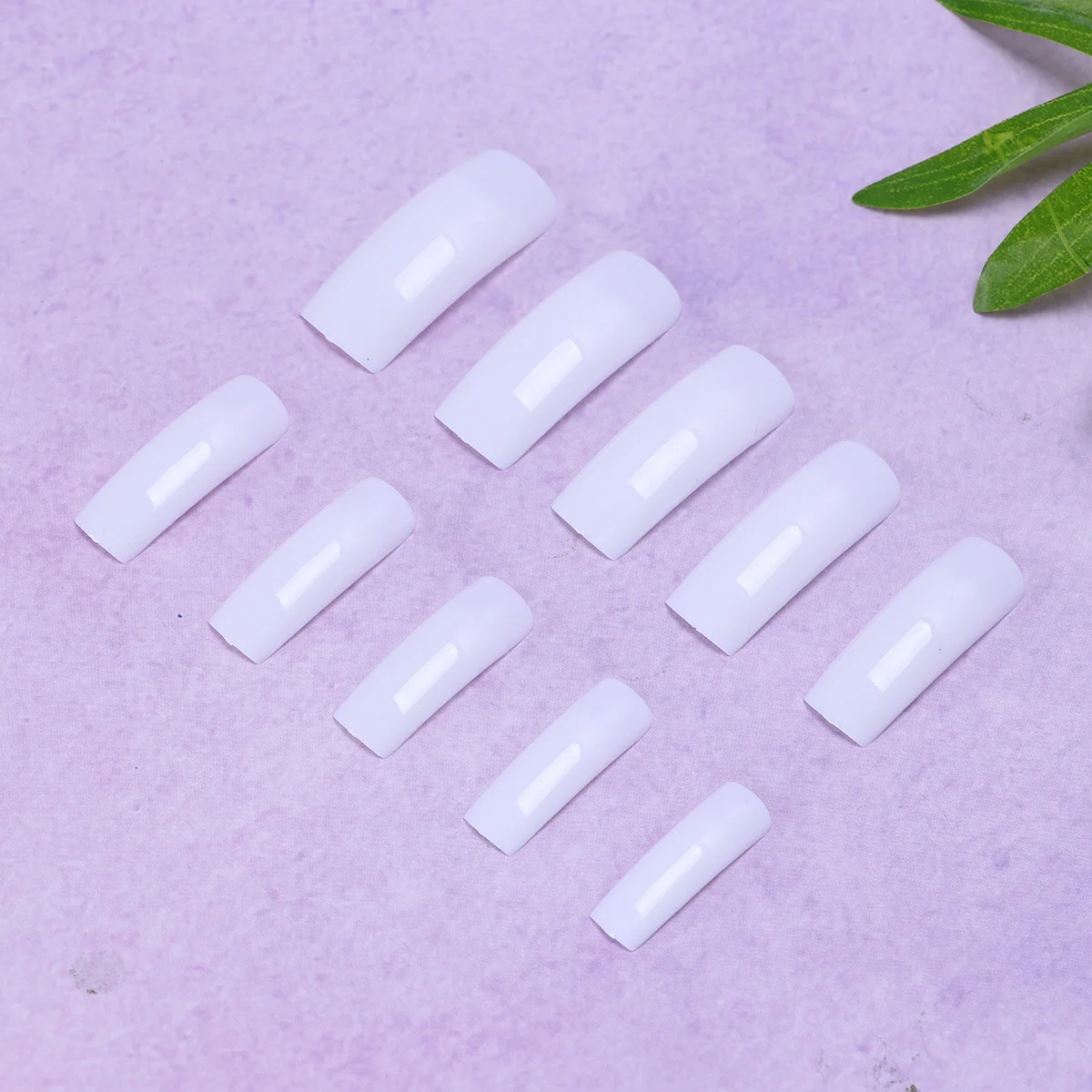 500 szt. Tipsów do paznokci Białe Półkryjące Sztuczne Paznokcie Idealnie Pasujące do Wszystkich Paznokci Naklejki do Manicure Tipsy do Paznokci Naklejki do Manicure