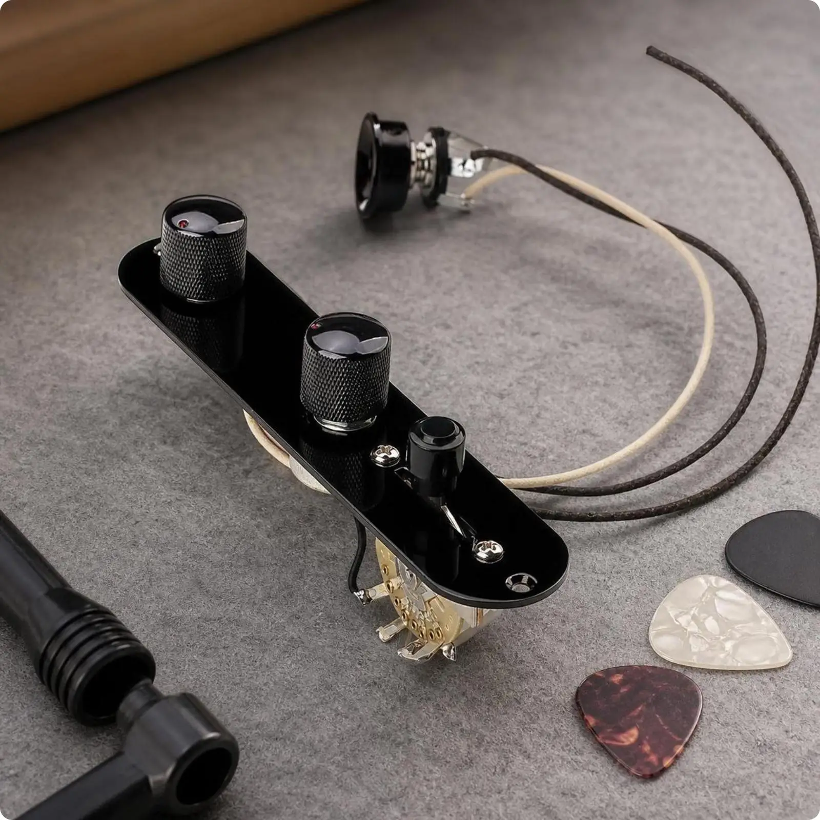 Durable Metal Guitar Switch Plate Prewired Control Board with Knurled Knobs and Jack