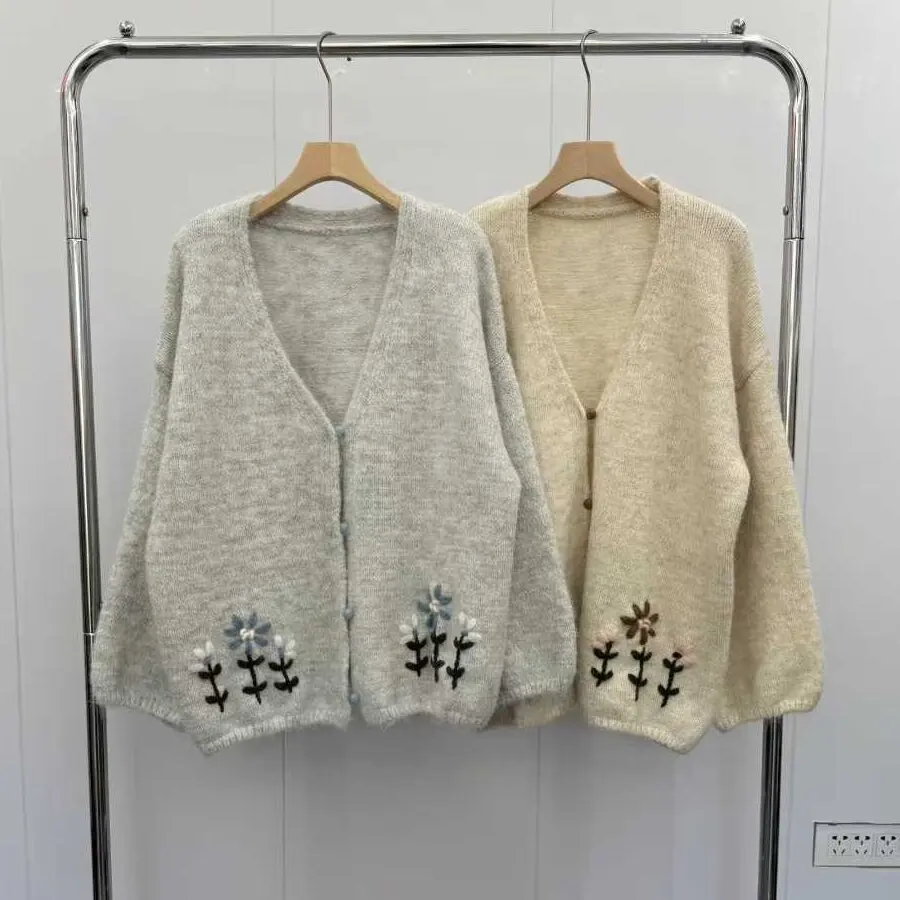 

Autumn Winter Embroidery Flower Loose Knitted Cardigan Casual round Neck Top Sweater Coat Loose Fit Long Sleeve Soft Tops F298