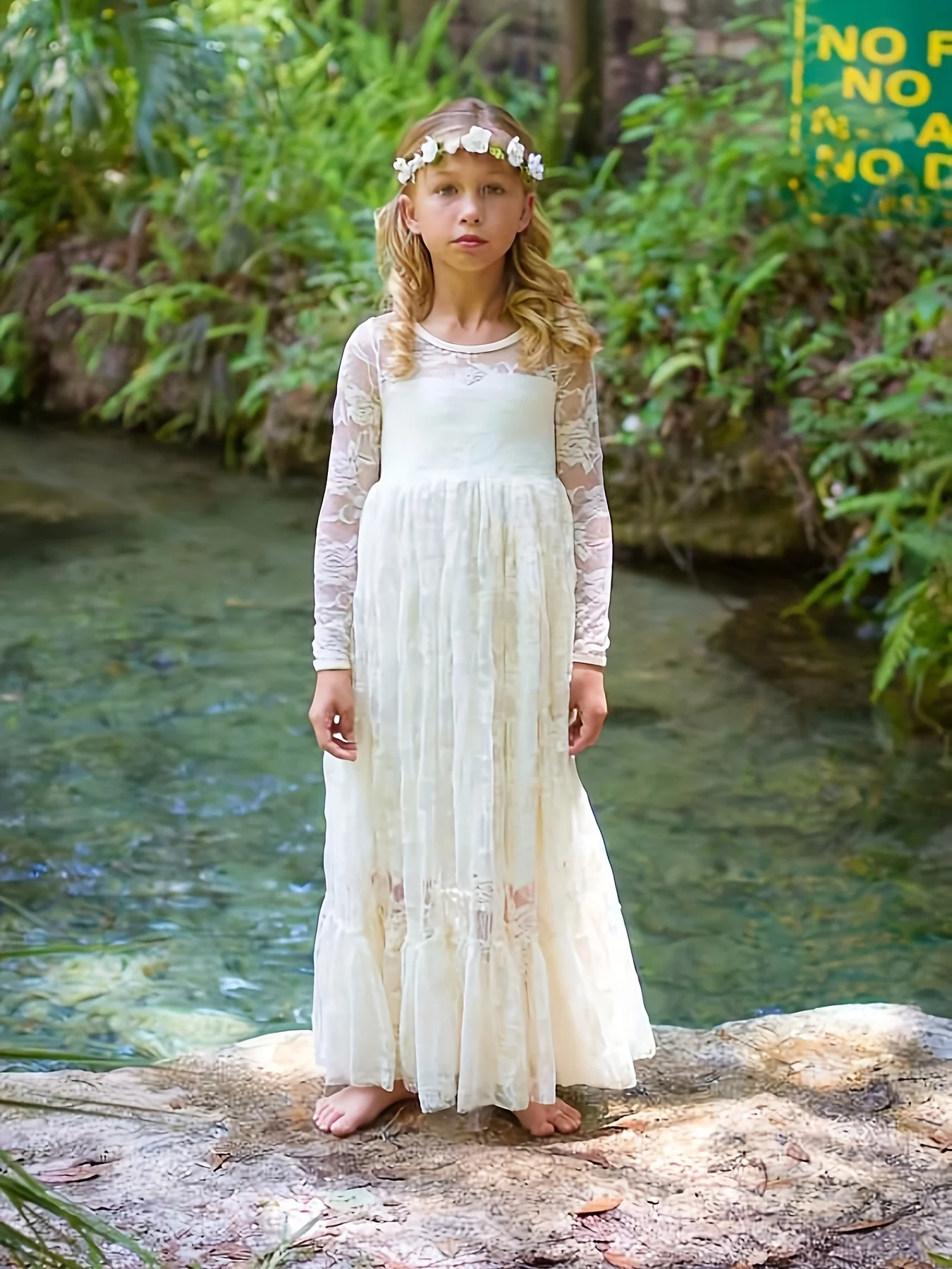 

Cute Flower Girl Dress for Catwalk, Wedding Performance, High-End Long-Sleeved Embroidered Lace Princess Dress customized