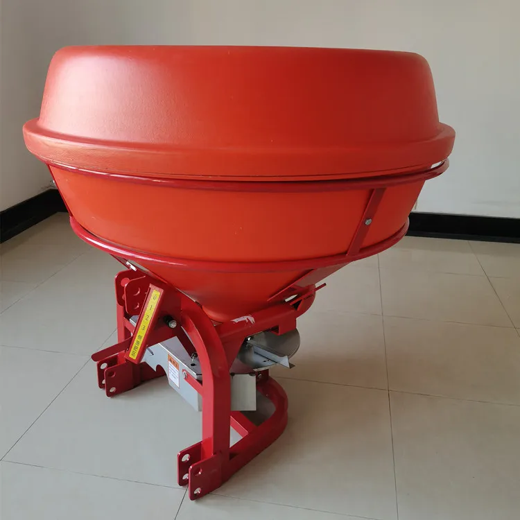 

Tractor rear suspension fertilizer sprinkler, large and small agricultural fertilization artifact