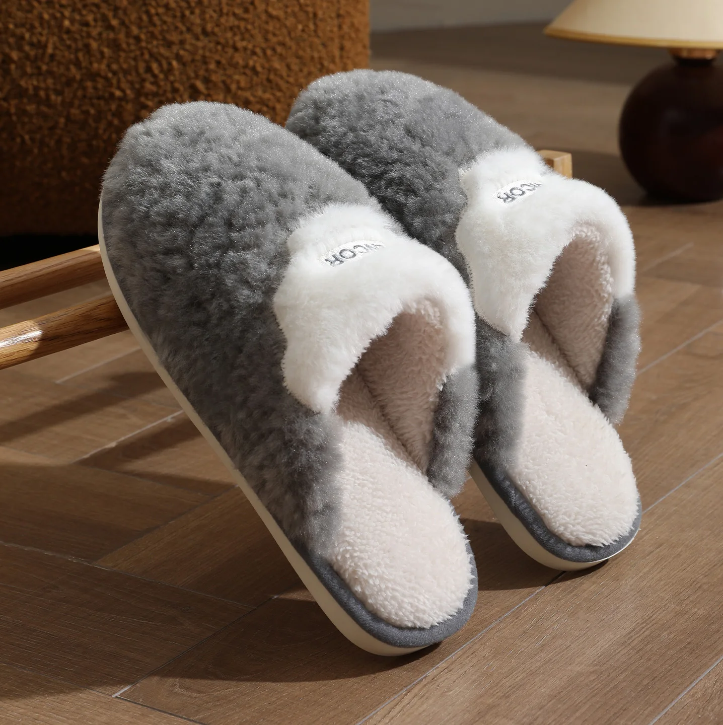 Eco Sponge - Kışlık Sıcak Peluş Terlik Kadın Erkek