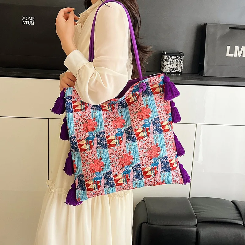 

Large Capacity Shoulder Handbag Trendy Commuter Tote Bag Women's Fashionable New Style Ethnic Wind Bag Handbag