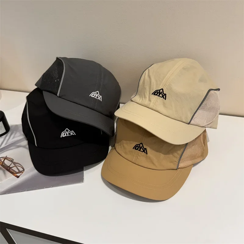 

Outdoor Mesh Breathable Quick-Drying Baseball Cap Short Brim Couple Peaked Cap Men Women Mountaineering Sports Sunhat Thin