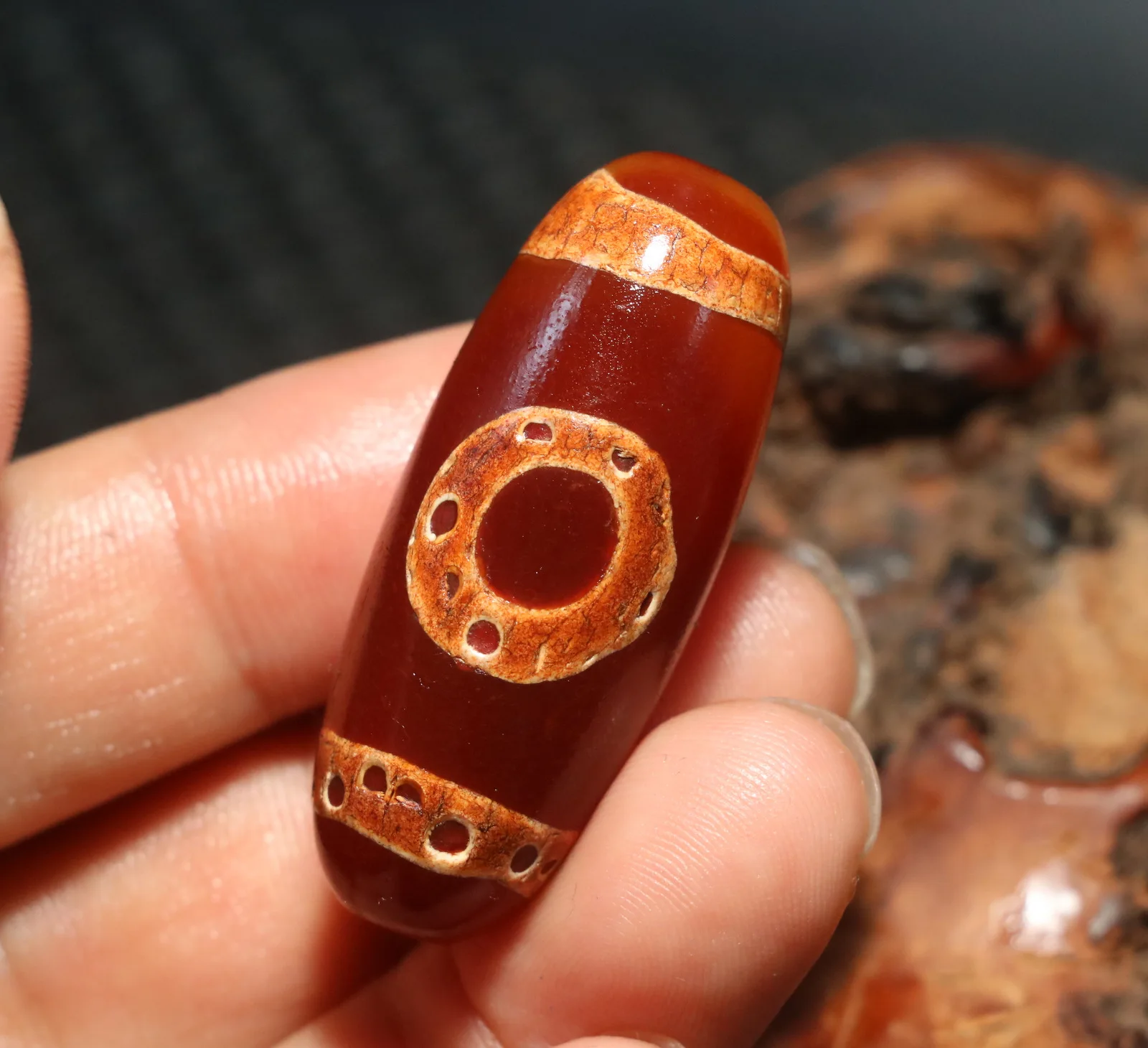 

CONGXINZAI1005009037751106 Energy Tibetan Old Agate Red Color Sun&Moon Etched Fengshui Best Buy Big Drum Dzi Bead Pendant