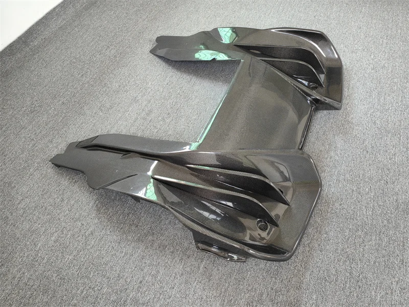

RZ Style High Quality Carbon Fiber Rear Diffuser Body Kit New Condition for McLaren 650S 12C Body Kit