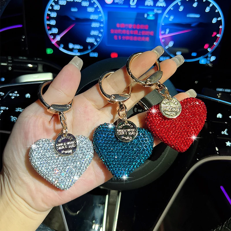 Creative diamond studded heart-shaped keychain, fashionable peach heart car keychain, exquisite bag pendant, decorative gift