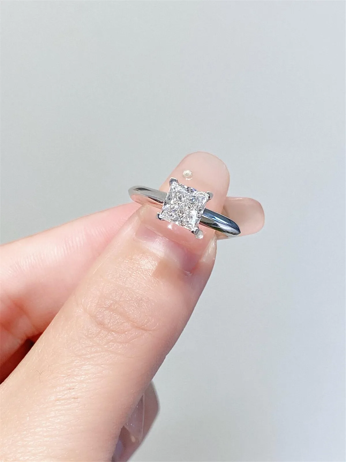 

PT950 platinum physical real gold diamond ring, laboratory-grown diamond princess-shaped 2CT wedding diamond ring, 18K gold