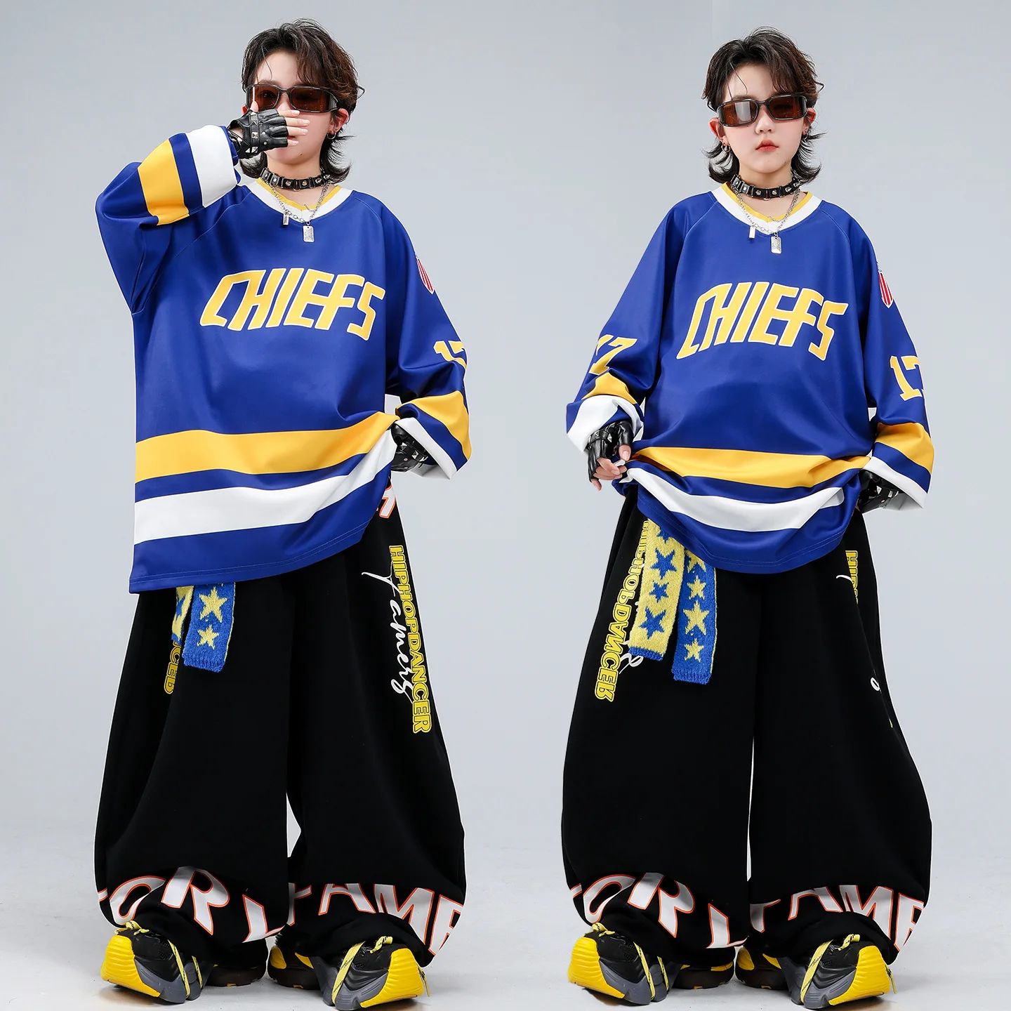 

Kid Kpop Hip Hop Clothing Blue V Neck Letters Sweatshirt Black Wide Leg Sweat Pants for Girl Boy Street Dance Costumes Clothes