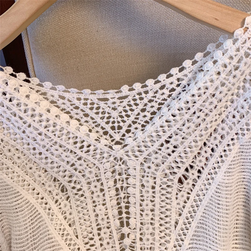 Moda sexy crochê três quartos manga feminina rendas topos elegante solto oco para fora praia férias xale protetor solar camisa