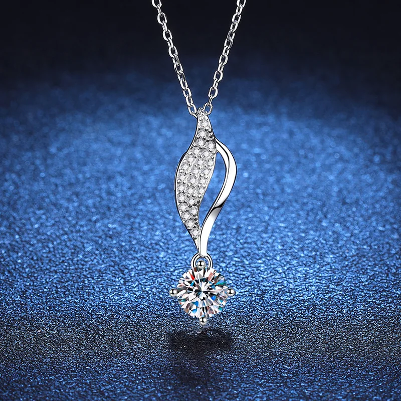 

Moissanite leaf pendant women's necklace 18K gold with diamonds, 1-carat Moissanite necklace, platinum T950 mark