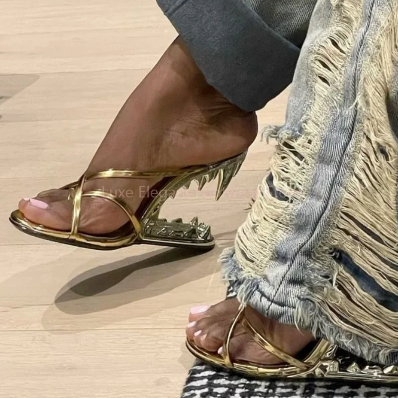 

Sliver Cross Strap Tiger Teeth Heel Slippers Women Open Toe Strange Style Slip On High Heels Fashion Sexy Party Catwalk Sandals