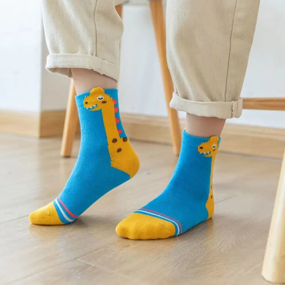 

5 Pairs Cotton Crew Socks Breathable Comfortable Children's Mid-Calf Socks Anti-Odor Dinosaur Pattern School Socks