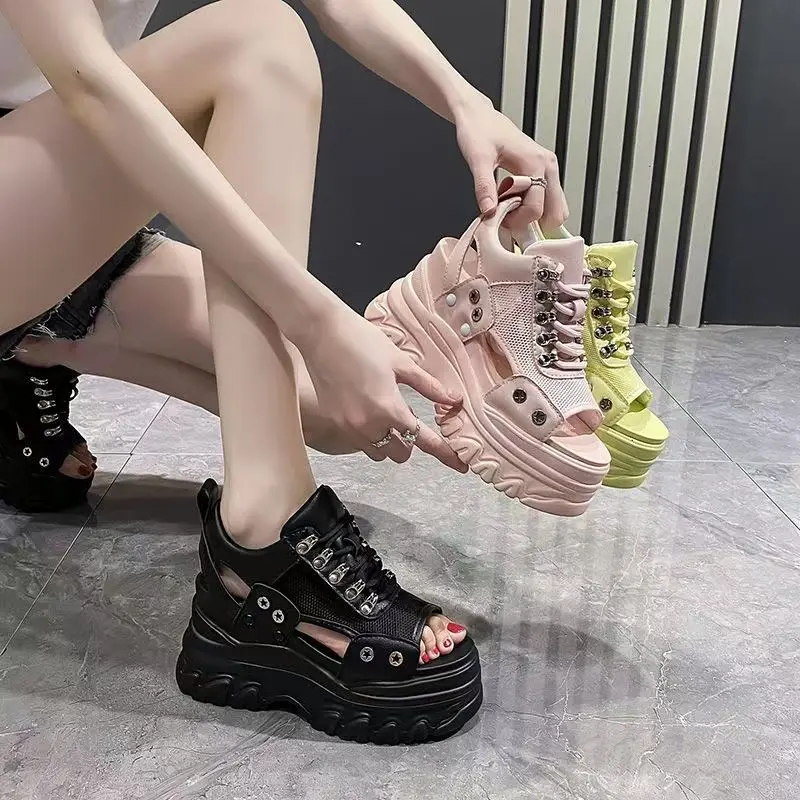 جديد 2025 صنادل رياضية سميكة سوليد إسفين الصيف المرأة الصنادل جولة تو فم السمكة الأحذية