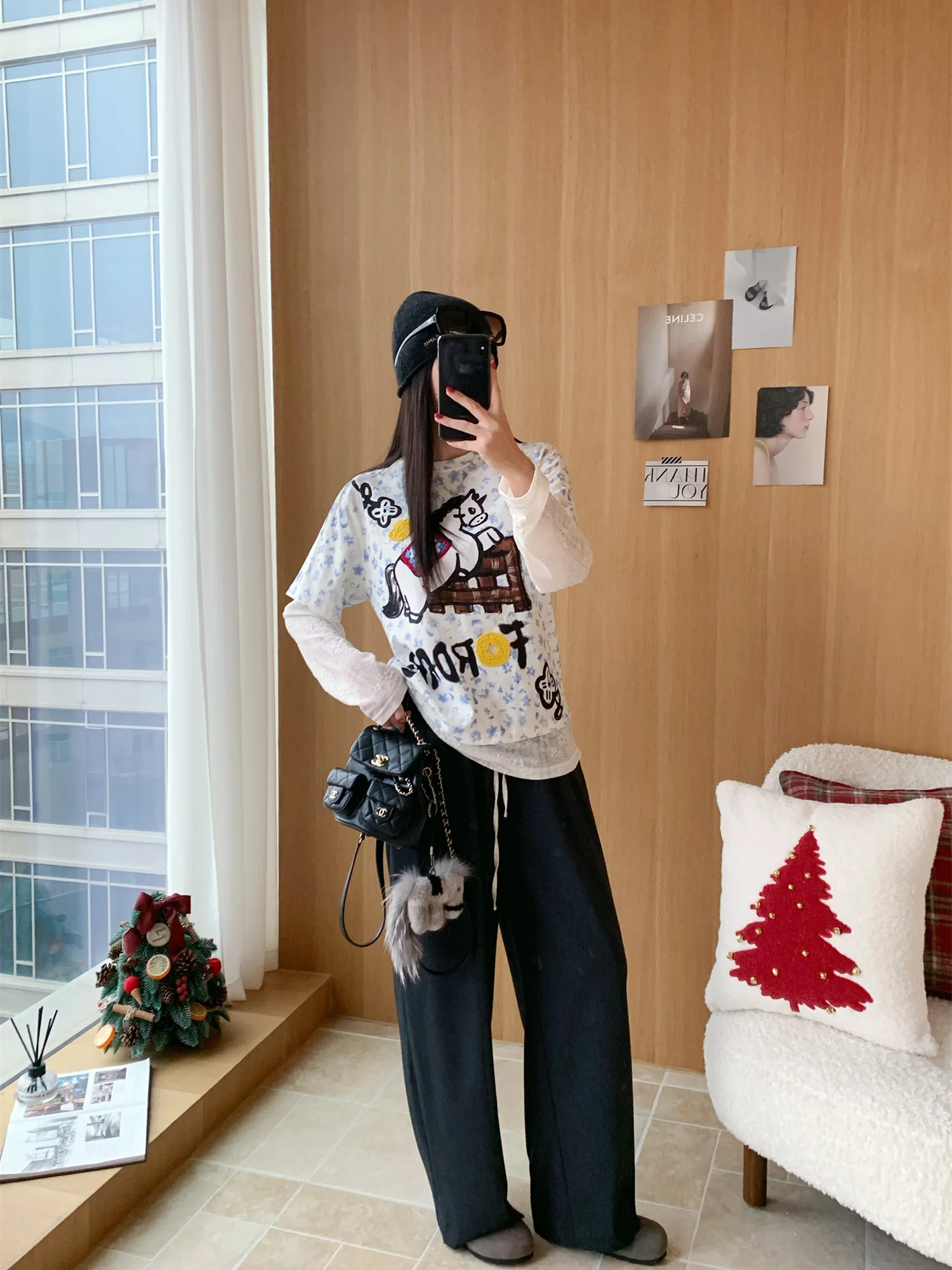 

Flipped26 New Flipped26 Series Design Sense Fake Two-Piece Hook Flower Long Sve Tee Casual Loose Fit round Ne Spring Lad...