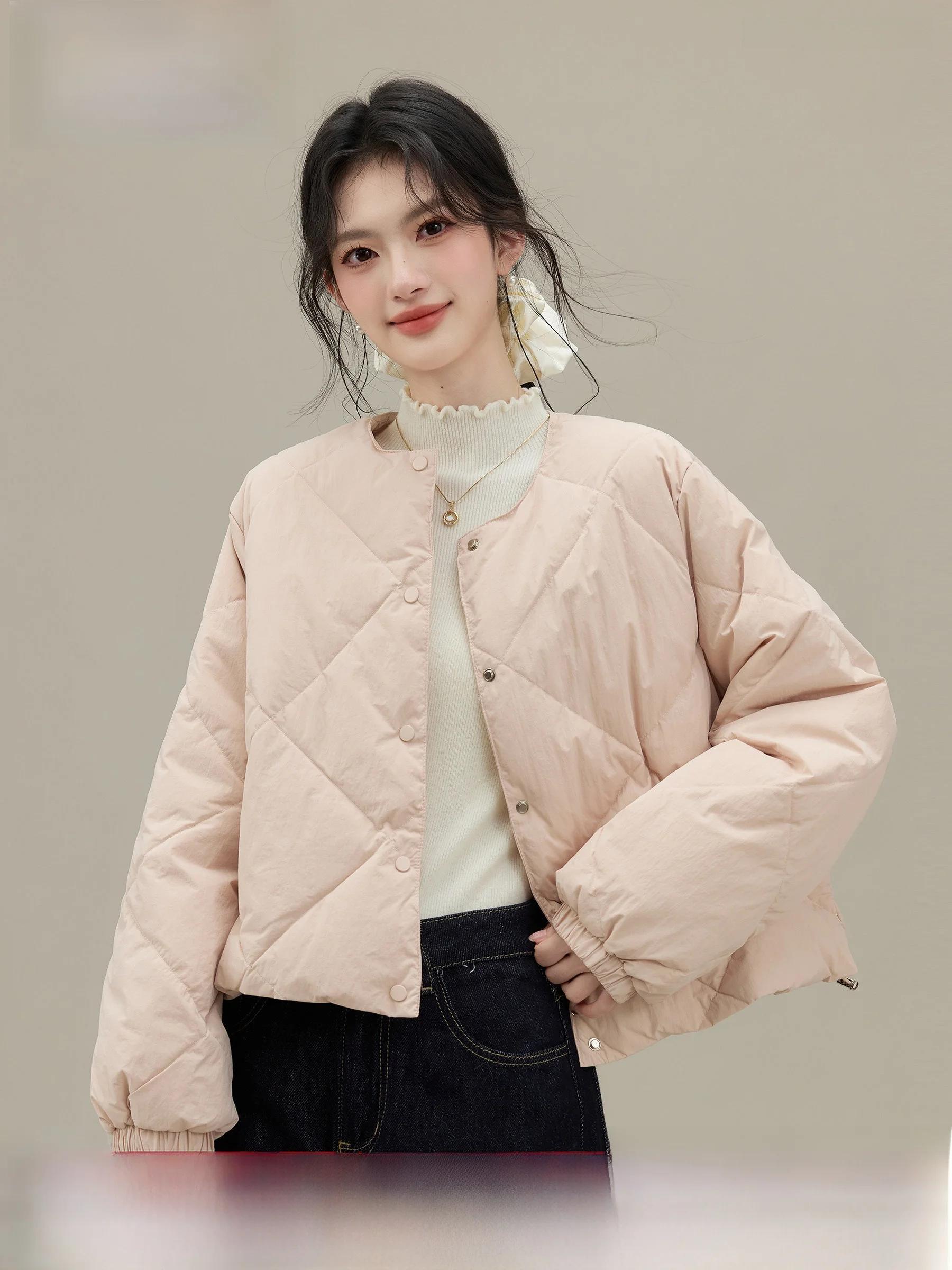 

Light Pink Short down Jacket Women's Winter New Style LingJiu Bread Coat Lightweight Fluffy Polyester Fiber round Neck Button-Up